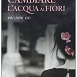 Cambiare l'acqua ai fiori 